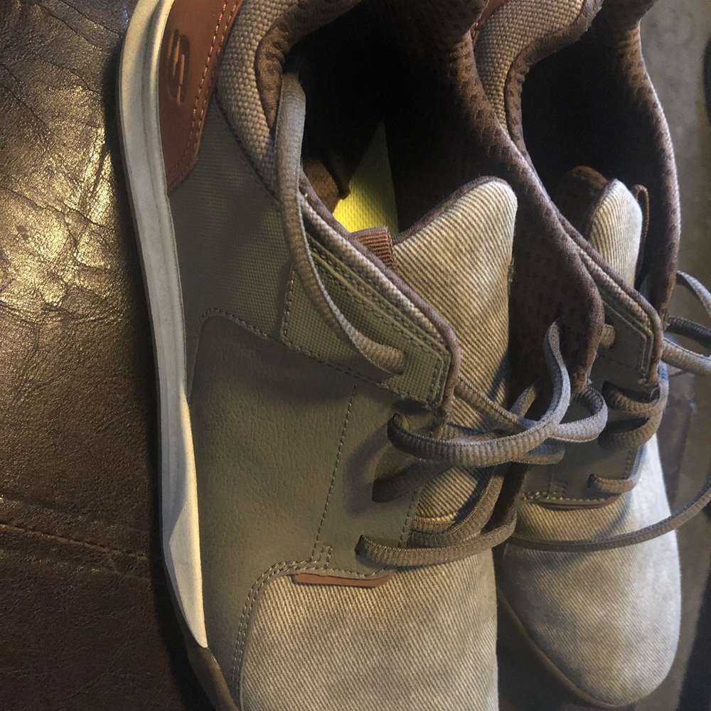 Size 13 Skechers Relaxed Fit Air-Cooled Memory Foam. Very, very comfortable. - Picture 6 of 7